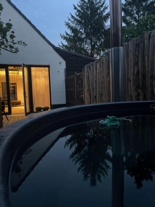 Romantische loft met heerlijke hottub Eindhoven Buitenkant foto